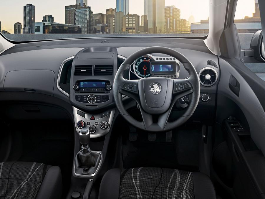  Holden Barina 5-Door 2011 года  (фото 8 из 16)